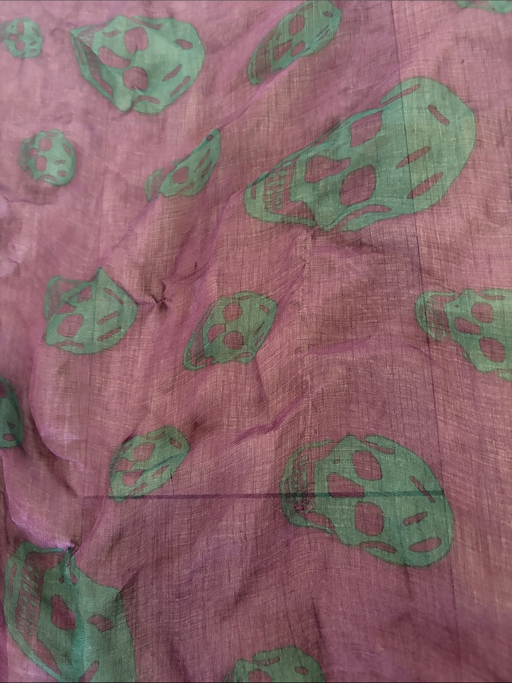 Alexander McQueen Burgundy Scarf with Deep Green Skull Print - Picture 4 of 5